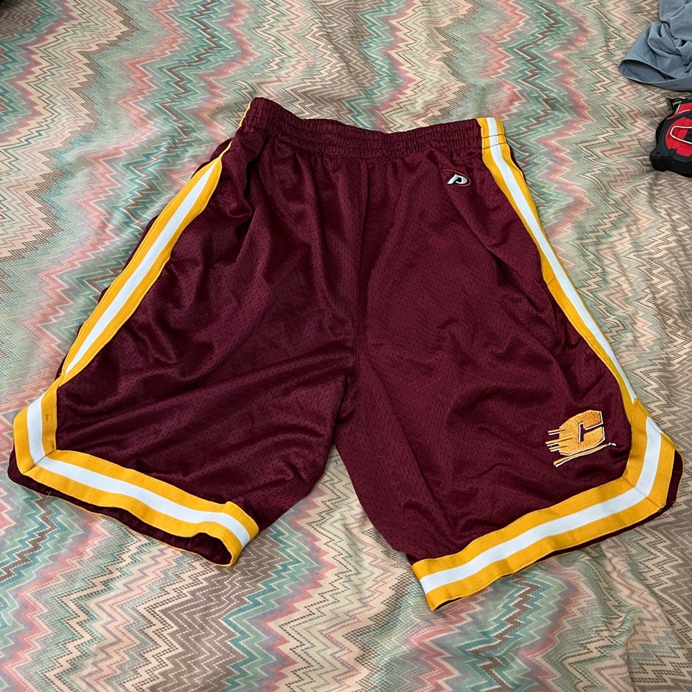 Pro Player CENTRAL MICHIGAN CHIPPEWAS MENS MAROON MESH SHORTS